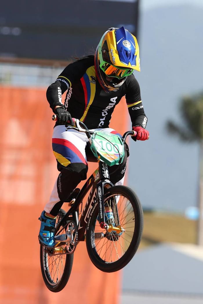 Mariana Pajón en competencia de BMX en los Juegos Olímpicos de Río 2016